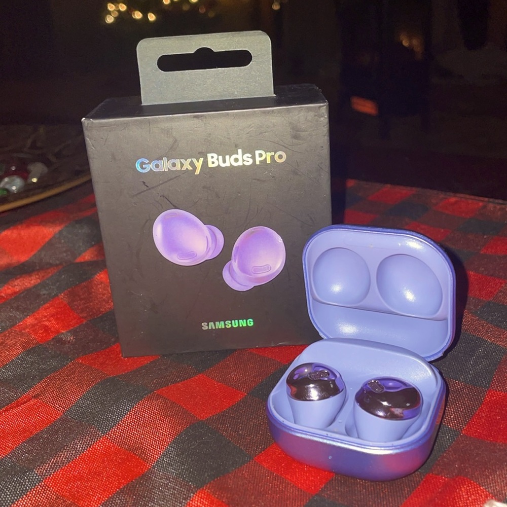 Samsung Galaxy Buds Pro- purple earbuds!
